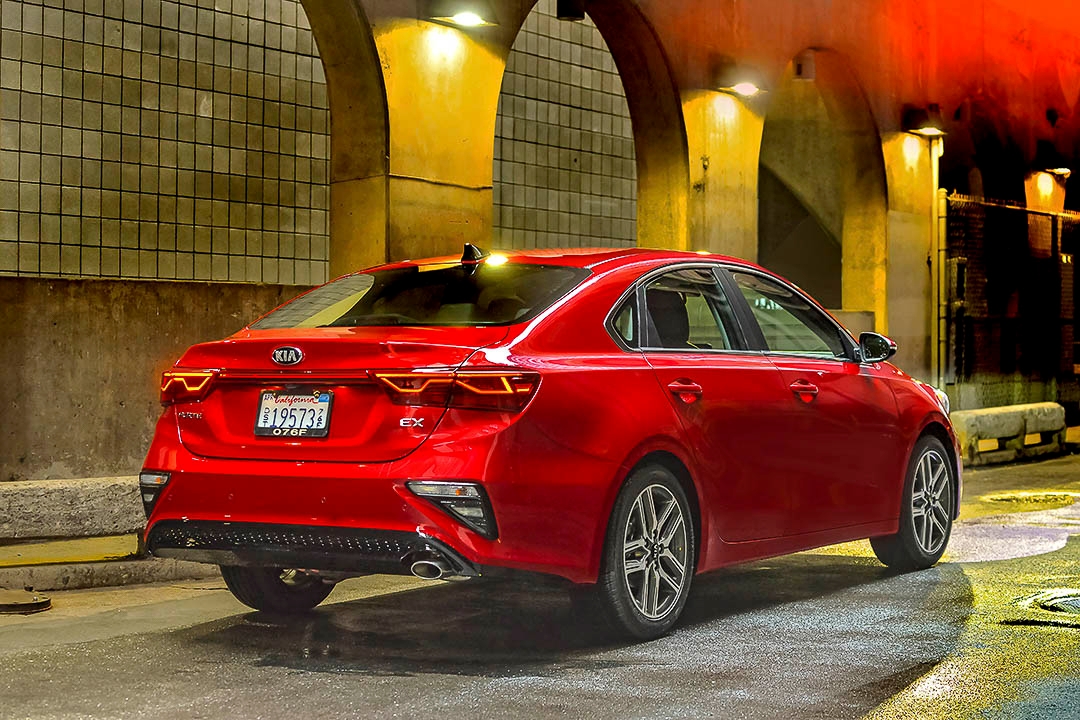 Kia forte 2021 couleur rouge vue arrière