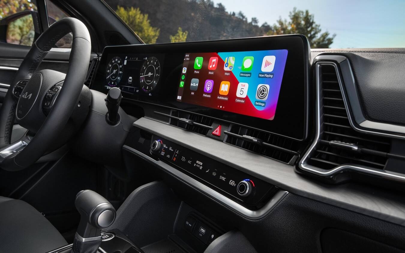 Groupe beaucage kia Sportage 2023 écran LCD apple carplay android auto